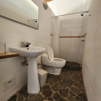 Bed in shared dormitory for 4 people - Image 3